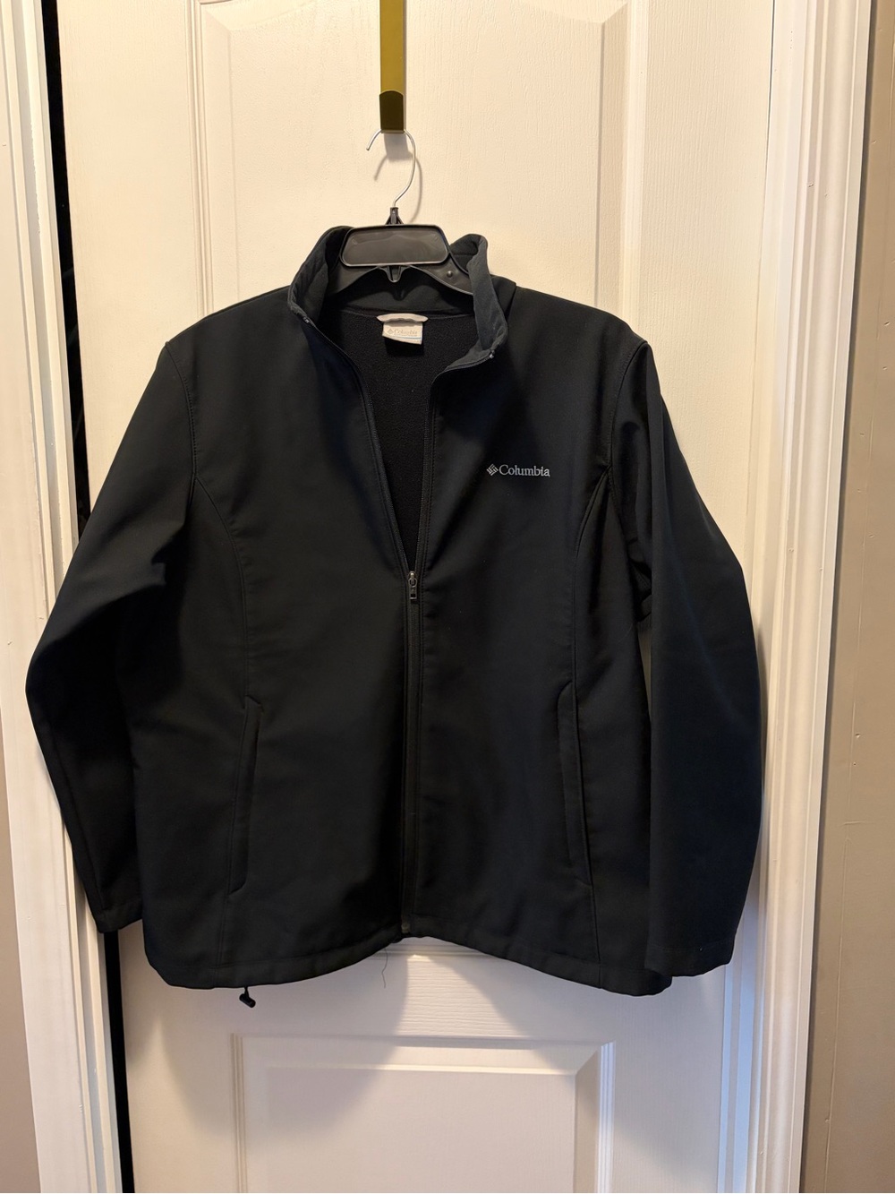 Columbia Black Softshell Full-Zip Jacket